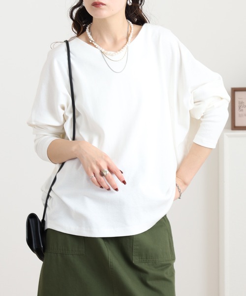 atONE(アットワン)の「ドルマンスリーブVネックTシャツ(Tシャツ/カットソー・レディース・ネイビー/バーガンディー/杢グレー/チャコールグレー/オフホワイト/グレイッシュベージュ/カーキ/ブラック・4L/L/M/LL/3L)」の2枚目の写真