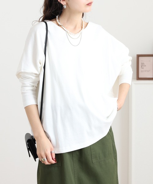 atONE(アットワン)の「ドルマンスリーブVネックTシャツ(Tシャツ/カットソー・レディース・ネイビー/バーガンディー/杢グレー/チャコールグレー/オフホワイト/グレイッシュベージュ/カーキ/ブラック・4L/L/M/LL/3L)」の9枚目の写真