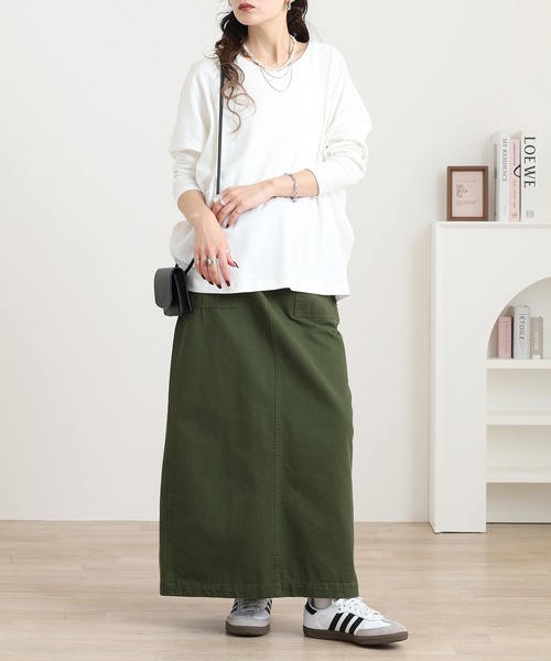 atONE(アットワン)の「ドルマンスリーブVネックTシャツ(Tシャツ/カットソー・レディース・ネイビー/バーガンディー/杢グレー/チャコールグレー/オフホワイト/グレイッシュベージュ/カーキ/ブラック・4L/L/M/LL/3L)」の12枚目の写真