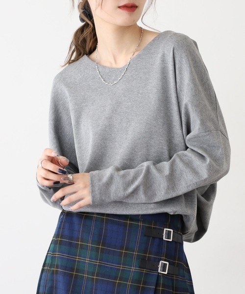 atONE(アットワン)の「ドルマンスリーブVネックTシャツ(Tシャツ/カットソー・レディース・ネイビー/バーガンディー/杢グレー/チャコールグレー/オフホワイト/グレイッシュベージュ/カーキ/ブラック・4L/L/M/LL/3L)」の22枚目の写真