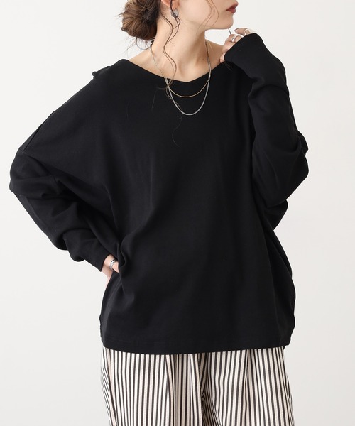 atONE(アットワン)の「ドルマンスリーブVネックTシャツ(Tシャツ/カットソー・レディース・ネイビー/バーガンディー/杢グレー/チャコールグレー/オフホワイト/グレイッシュベージュ/カーキ/ブラック・4L/L/M/LL/3L)」の15枚目の写真
