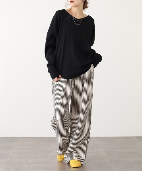 atONE(アットワン)の「ドルマンスリーブVネックTシャツ(Tシャツ/カットソー・レディース・ネイビー/バーガンディー/杢グレー/チャコールグレー/オフホワイト/グレイッシュベージュ/カーキ/ブラック・4L/L/M/LL/3L)」の16枚目の写真