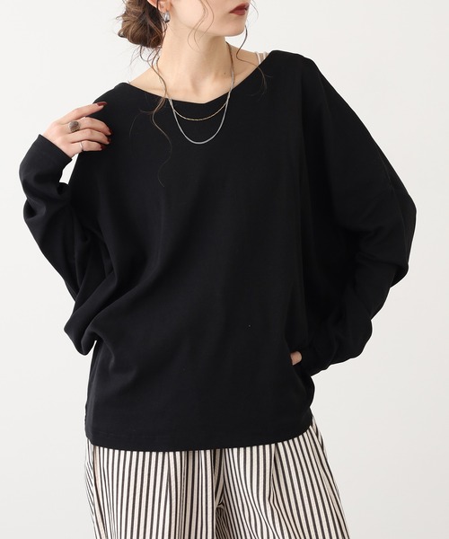 atONE(アットワン)の「ドルマンスリーブVネックTシャツ(Tシャツ/カットソー・レディース・ネイビー/バーガンディー/杢グレー/チャコールグレー/オフホワイト/グレイッシュベージュ/カーキ/ブラック・4L/L/M/LL/3L)」の13枚目の写真