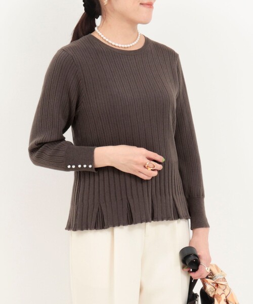 MICO COULIER(ミコクリエ)の「ティアードリブニットプルオーバー(ニット/セーター・レディース・ブラウン/レッド/グレー・38)」の3枚目の写真