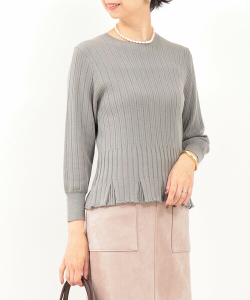 MICO COULIER(ミコクリエ)の「ティアードリブニットプルオーバー(ニット/セーター・レディース・ブラウン/レッド/グレー・38)」の2枚目の写真