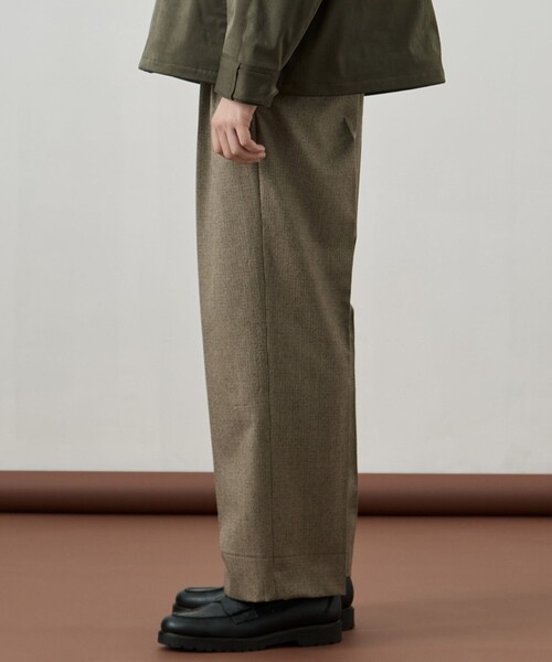 UNITED TOKYO（ユナイテッドトウキョウ）の「ウールフラノ  2タックストレートパンツ（その他パンツ・メンズ・ブラウン/ダークグレー/チェック・1/2）」の17枚目の写真