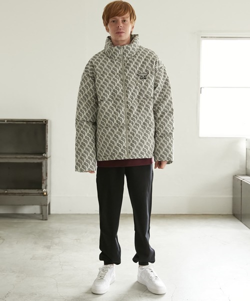 BOY LONDON(ボーイロンドン)の「【BOY LONDON】BOY MONOGRAM JACQUARD DOWN JACKET GREY(ダウンジャケット/コート・メンズ・グレー・X-LARGE/LARGE/MEDIUM)」の2枚目の写真