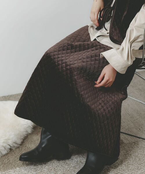 le.coeur blanc（ルクールブラン）の「TORRAZZO DONNAキルトベロアスカート（スカート・レディース・ブラウン/ブラック・38）」の20枚目の写真