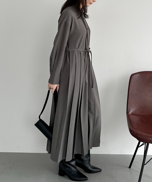 Doux archives（ドゥアルシーヴ）の「ピンタックプリーツワンピース（ワンピース・レディース・グレー/ネイビー/グリーン・FREE）」の9枚目の写真