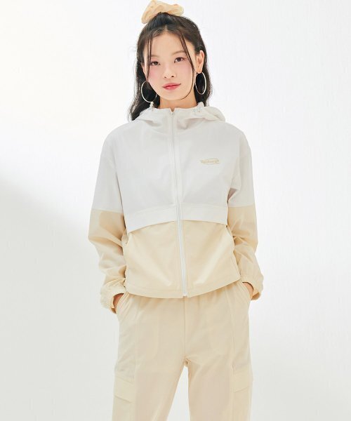 CHASECULT(チェイスカルト)の「女性スポーティブフードジップアップ-DBRG4172C05(パーカー・レディース・オートミール・85/90)」の3枚目の写真