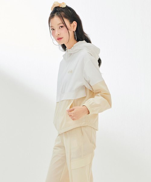 CHASECULT(チェイスカルト)の「女性スポーティブフードジップアップ-DBRG4172C05(パーカー・レディース・オートミール・85/90)」の5枚目の写真