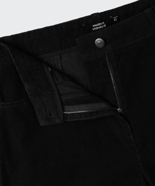 MUSINSA STANDARD WOMAN（ムシンサスタンダードウーマン）の「ウィメンズ 11W コーデュロイ バミューダパンツ [ブラック]（その他パンツ・レディース・その他・30/24/25/26/27/28/29）」の4枚目の写真