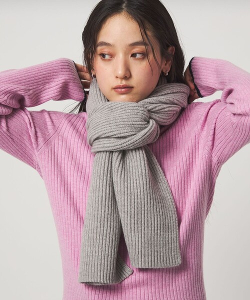 green label relaxing(グリーンレーベルリラクシング)の「【WEB限定】リブ ロング マフラー(マフラー・レディース・オフホワイト/ライトグレー/レッド・FREE)」の4枚目の写真
