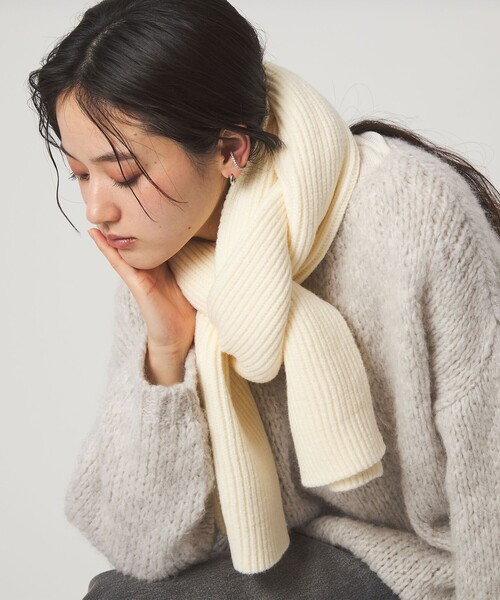 green label relaxing(グリーンレーベルリラクシング)の「【WEB限定】リブ ロング マフラー(マフラー・レディース・オフホワイト/ライトグレー/レッド・FREE)」の5枚目の写真