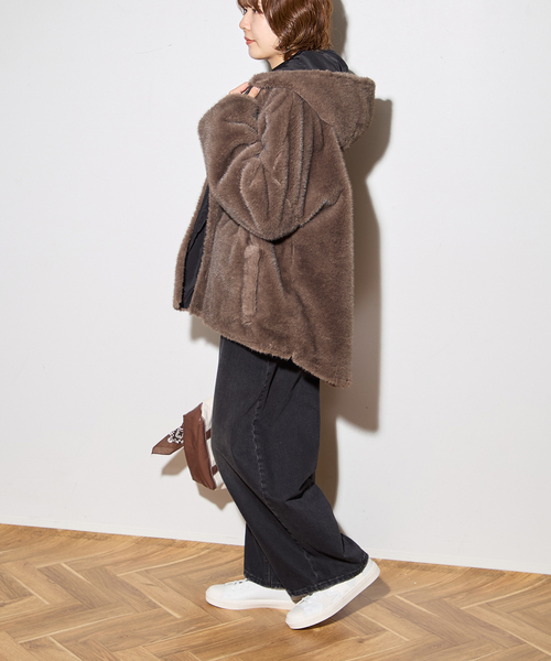 collection PRIVEE?(コレクションプリヴェ)の「【COLLECTION PRIVEE?】 WOMAN ECO-FUR JACKET:ジャケット(その他アウター・レディース・ブラック系その他・44/42)」の8枚目の写真