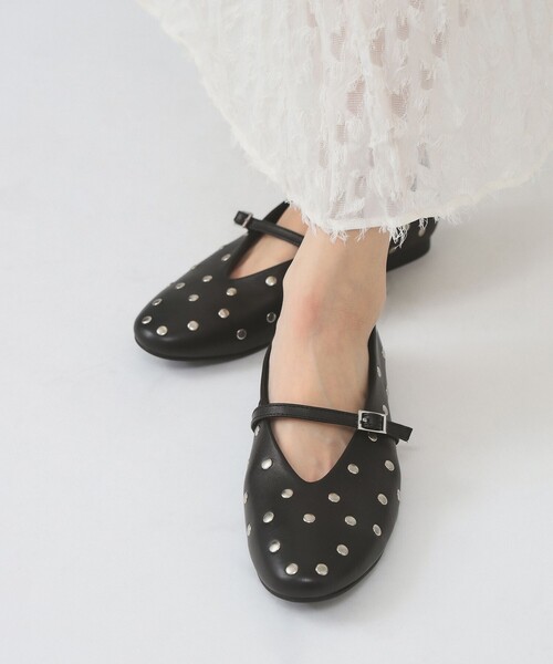 Ray BEAMS（レイビームス）の「REMME /  スエード ワンストラップ シューズ（バレエシューズ・レディース・ブラック/ダークブラウン・39/38/37/36）」の2枚目の写真