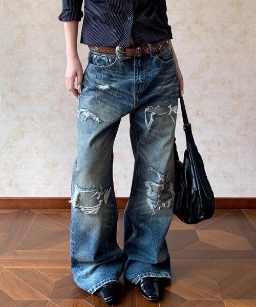 Ressaca(レサーカ)の「ルーズストレートダメージ加工デニムパンツ(デニムパンツ・レディース・ブルー・S/M)」の2枚目の写真