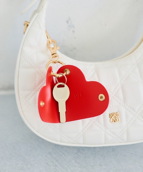 VIS(ビス)の「ハートチャーム付き2WAYキルトバッグ(ハンドバッグ・レディース・オフホワイト/ブラック/ピンク系その他2・FREE)」の5枚目の写真