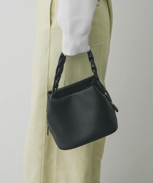 SENSE OF PLACE by URBAN RESEARCH（センスオブプレイスバイアーバンリサーチ）の「チェーンハンドルパフバッグ（ショルダーバッグ・レディース・アイボリー/ライトブルー/ブラック・ONE）」の3枚目の写真