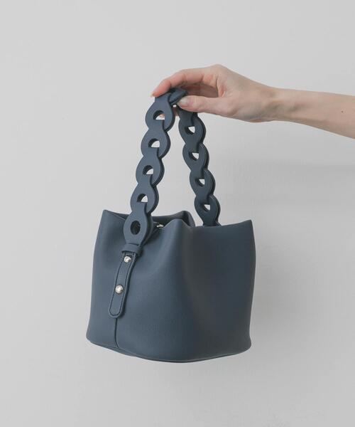 SENSE OF PLACE by URBAN RESEARCH（センスオブプレイスバイアーバンリサーチ）の「チェーンハンドルパフバッグ（ショルダーバッグ・レディース・アイボリー/ライトブルー/ブラック・ONE）」の4枚目の写真