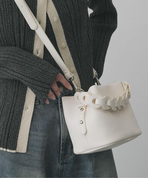 SENSE OF PLACE by URBAN RESEARCH（センスオブプレイスバイアーバンリサーチ）の「チェーンハンドルパフバッグ（ショルダーバッグ・レディース・アイボリー/ライトブルー/ブラック・ONE）」の11枚目の写真