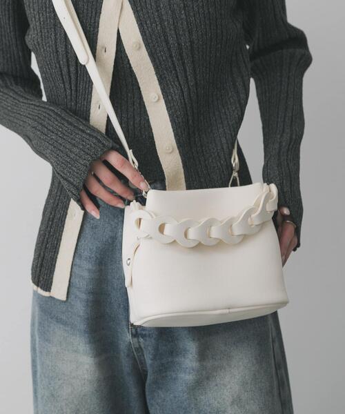 SENSE OF PLACE by URBAN RESEARCH（センスオブプレイスバイアーバンリサーチ）の「チェーンハンドルパフバッグ（ショルダーバッグ・レディース・アイボリー/ライトブルー/ブラック・ONE）」の12枚目の写真