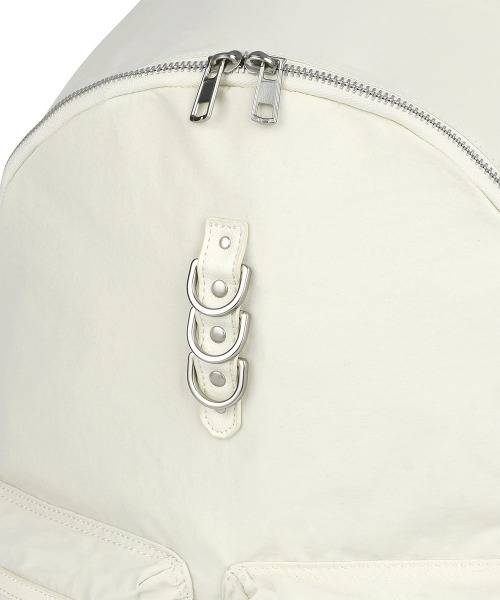 MAHAGRID(マハグリッド)の「『mahagrid/マハグリッド』 Two-Pocket Backpack/ツーポケットバックパック(バックパック/リュック・レディース・アイボリー/ブラック・FREE)」の13枚目の写真
