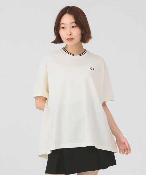 FRED PERRY（フレッドペリー）の「【別注】FRED PERRY / リラックスド ピケ Tシャツ　　26SS フレッドペリー 洗える オーバーサイズ リラックス モード メンズライク ロゴT フレアシルエット 鹿の子 ポロ（Tシャツ/カットソー・レディース・ナチュラル/ブラック/サックスブルー・10）」の11枚目の写真