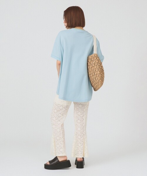 FRED PERRY（フレッドペリー）の「【別注】FRED PERRY / リラックスド ピケ Tシャツ　　26SS フレッドペリー 洗える オーバーサイズ リラックス モード メンズライク ロゴT フレアシルエット 鹿の子 ポロ（Tシャツ/カットソー・レディース・ナチュラル/ブラック/サックスブルー・10）」の14枚目の写真