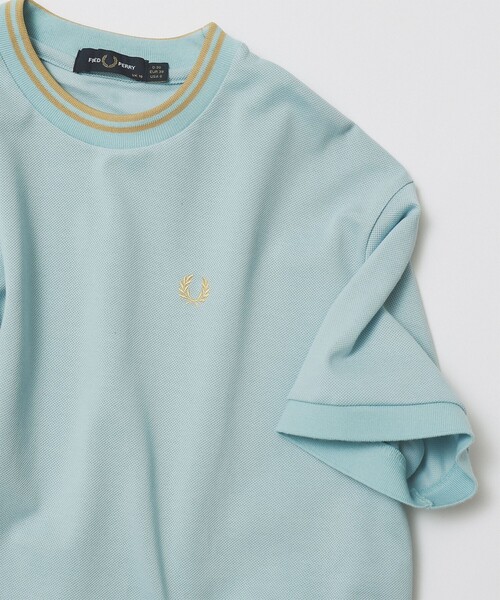 FRED PERRY（フレッドペリー）の「【別注】FRED PERRY / リラックスド ピケ Tシャツ　　26SS フレッドペリー 洗える オーバーサイズ リラックス モード メンズライク ロゴT フレアシルエット 鹿の子 ポロ（Tシャツ/カットソー・レディース・ナチュラル/ブラック/サックスブルー・10）」の7枚目の写真