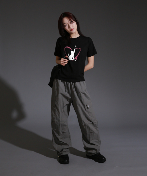 LIKE THE MOST(ライクザモースト)の「ウーマンフリキャットレギュラーハーフスリーブTシャツ_ブラック(Tシャツ/カットソー・レディース・ブラック・S/M/L)」の2枚目の写真