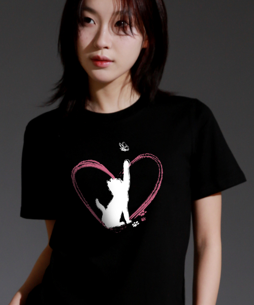 LIKE THE MOST(ライクザモースト)の「ウーマンフリキャットレギュラーハーフスリーブTシャツ_ブラック(Tシャツ/カットソー・レディース・ブラック・S/M/L)」の3枚目の写真