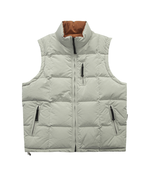 REVERSIBLE PADDED VEST SAND (VH2DWUB990A)（ダウンベスト