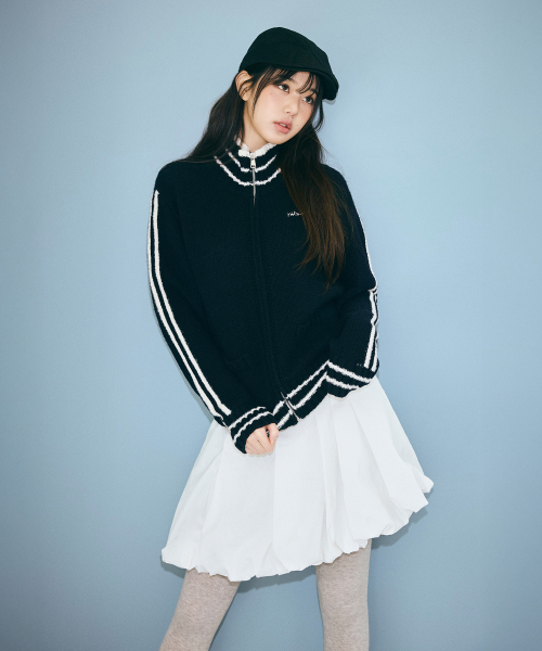ROLAROLA(ロラロラ)の「UNBALANCE PLEATS BALLOON SKIRT WHITE(スカート・レディース・その他・S/M)」の2枚目の写真