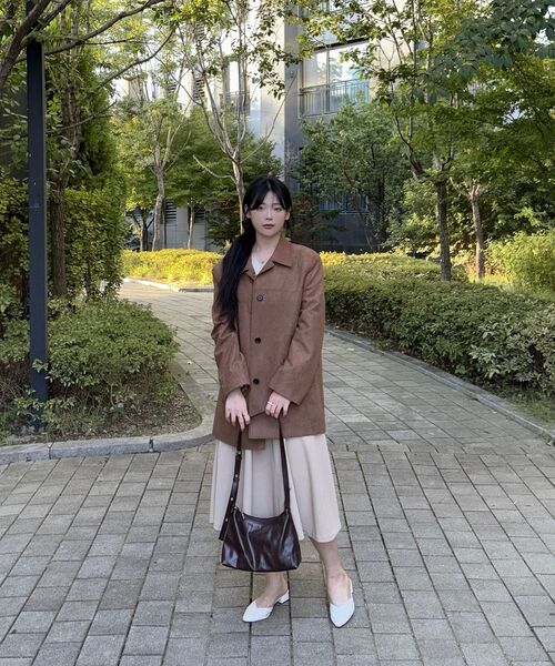 MUSINSA STANDARD WOMAN（ムシンサスタンダードウーマン）の「ウィメンズ シンセティックスエード カーコート [ライトブラウン]（ライダースジャケット・レディース・その他・SMALL/MEDIUM/LARGE/X-SMALL）」の18枚目の写真