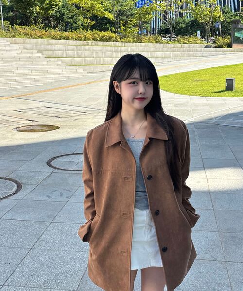 MUSINSA STANDARD WOMAN（ムシンサスタンダードウーマン）の「ウィメンズ シンセティックスエード カーコート [ライトブラウン]（ライダースジャケット・レディース・その他・SMALL/MEDIUM/LARGE/X-SMALL）」の13枚目の写真