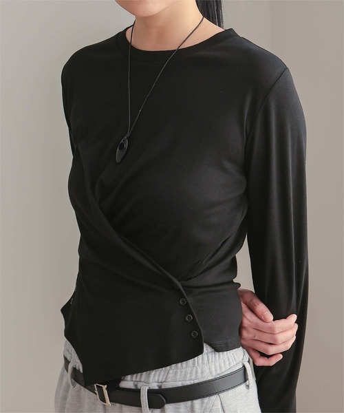 miette(ミエット)の「サイドボタンカシュクールトップス(Tシャツ/カットソー・レディース・ブラック/オフホワイト/杢グレー/ブラウン・S/M/L)」の19枚目の写真