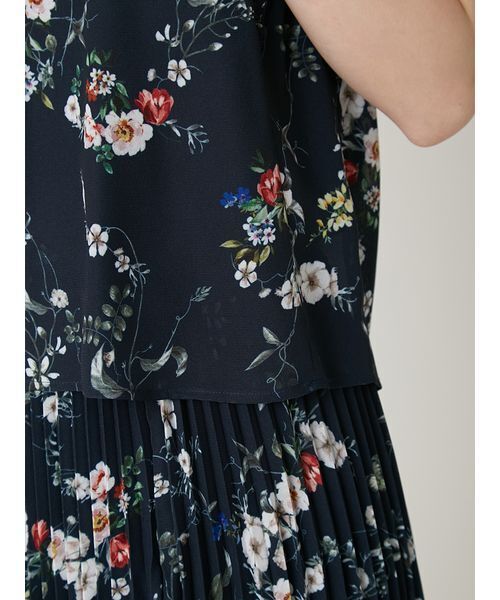 FRAY I.D(フレイアイディー)の「フラワープリントギャザーフリルブラウス(シャツ/ブラウス・レディース・アイボリー/ミント/ネイビー・F)」の18枚目の写真