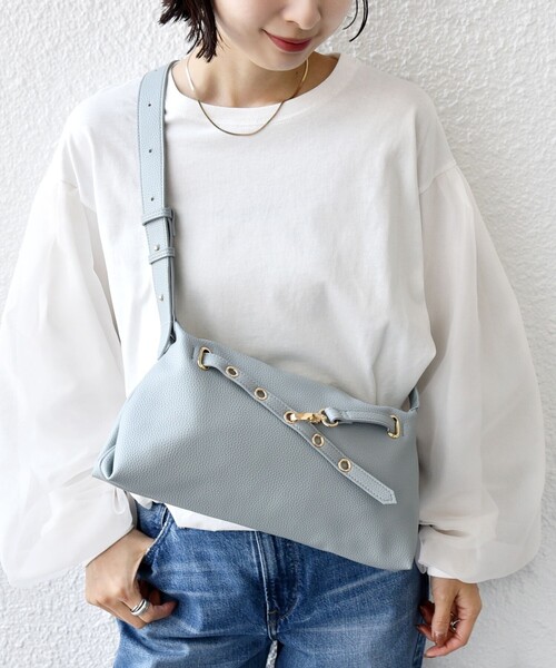 SHIPS(シップス)の「【WEB限定】ハトメ ベルト ワンショルダー バッグ S(ショルダーバッグ・レディース・ライトブルー/ブラック/ブラウン・ONE SIZE)」の10枚目の写真