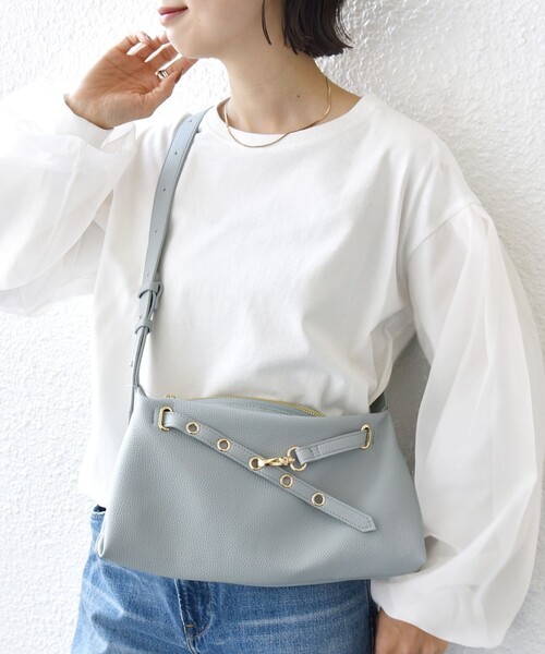 SHIPS(シップス)の「【WEB限定】ハトメ ベルト ワンショルダー バッグ S(ショルダーバッグ・レディース・ライトブルー/ブラック/ブラウン・ONE SIZE)」の11枚目の写真