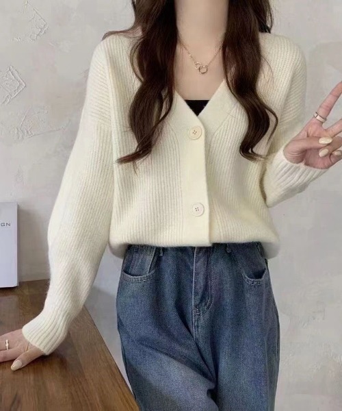 Beststore(ベストストア)の「フェミニン ニットカーディガン ゆったり レディース(カーディガン/ボレロ・レディース・イエロー/パープル/ベージュ/ワインレッド/ピンク/ライトグリーン/ブルー/ブラック/アイボリー/オレンジ・FREE)」の19枚目の写真