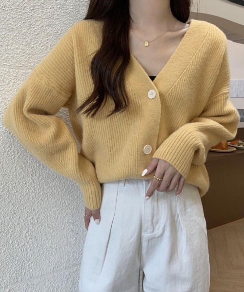 Beststore(ベストストア)の「フェミニン ニットカーディガン ゆったり レディース(カーディガン/ボレロ・レディース・イエロー/パープル/ベージュ/ワインレッド/ピンク/ライトグリーン/ブルー/ブラック/アイボリー/オレンジ・FREE)」の22枚目の写真