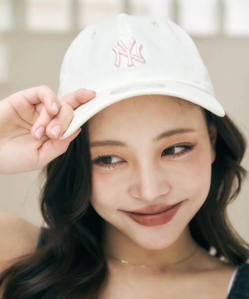 Olu.(オルドット)の「【NEW ERA/Olu.別注カラー】9TWENTYキャップ(キャップ・レディース・ブルーグレー/アイボリー・FREE)」の5枚目の写真
