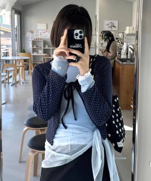 DEARSTALKER(ディアストーカー)の「D. BASIC PATTERNED STRING CARDIGAN - 4 COLOR(カーディガン/ボレロ・レディース・ネイビー/ブラック/チャコール/ブルー・FREE)」の5枚目の写真