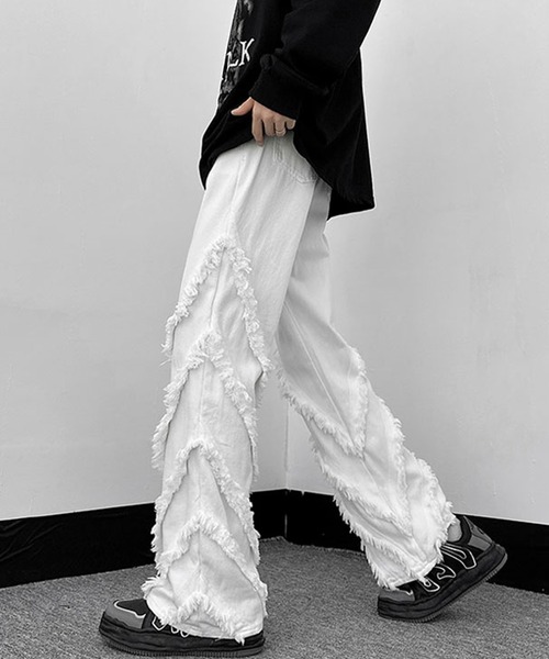 Revo.（レボ）の「スパイラル カットオフ フリンジデザイン フレアパンツ（その他パンツ・メンズ・ホワイト/ブラック・XL/L/M）」の16枚目の写真