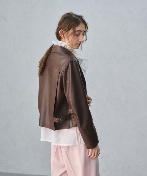 UNITED ARROWS（ユナイテッドアローズ）の「レザーライク ショートブルゾン（ブルゾン・レディース・オフホワイト/ダークブラウン/ブラック・FREE）」の15枚目の写真