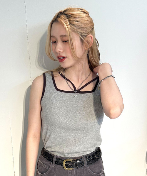 DOUBLE NAME（ダブルネーム）の「前後2WAY配色ホルターネックタンクトップ（タンクトップ・レディース・オフホワイト/グレー/ブラック/ライトグレー/ブラック系・FREE）」の9枚目の写真
