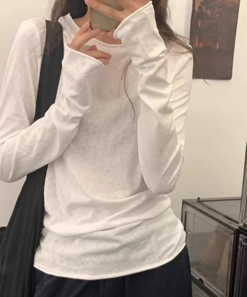 deux amour(ドゥーザムール)の「スラブ入りサイドシャーリングクルーネックロンT(Tシャツ/カットソー・レディース・ホワイト/ピンク/ブルー・FREE)」の2枚目の写真