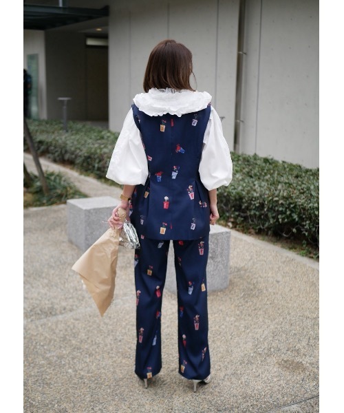 BeBeoD（べベッド）の「フラワーガーデンタックデザインパンツ（その他パンツ・レディース・ブラック/ホワイト/ネイビー・フリー）」の16枚目の写真