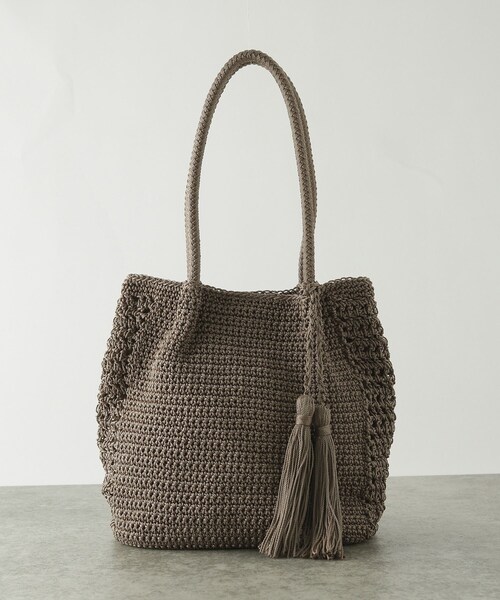 GALLEST(ギャレスト)の「コード編みタッセルトート(トートバッグ・レディース・シルバー/カーキ/ブラック・00)」の3枚目の写真